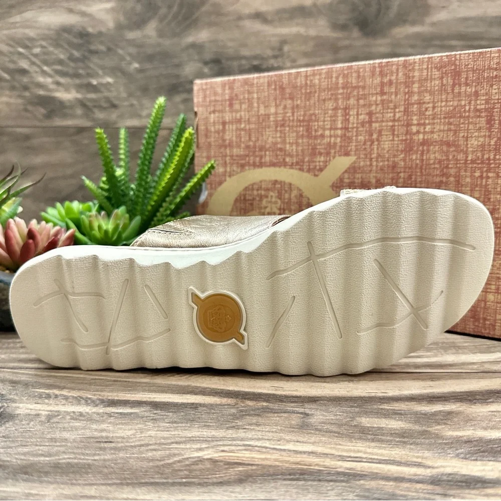 NIB Born Shore Slide Sandal Light Gold Leather Fabric Combo - Picture 8 of 12